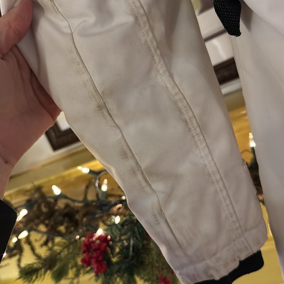 White Canada Goose Parka sz XS NEEDS CLEANING- see pics Coyote Fur detach hood - Picture 7 of 12